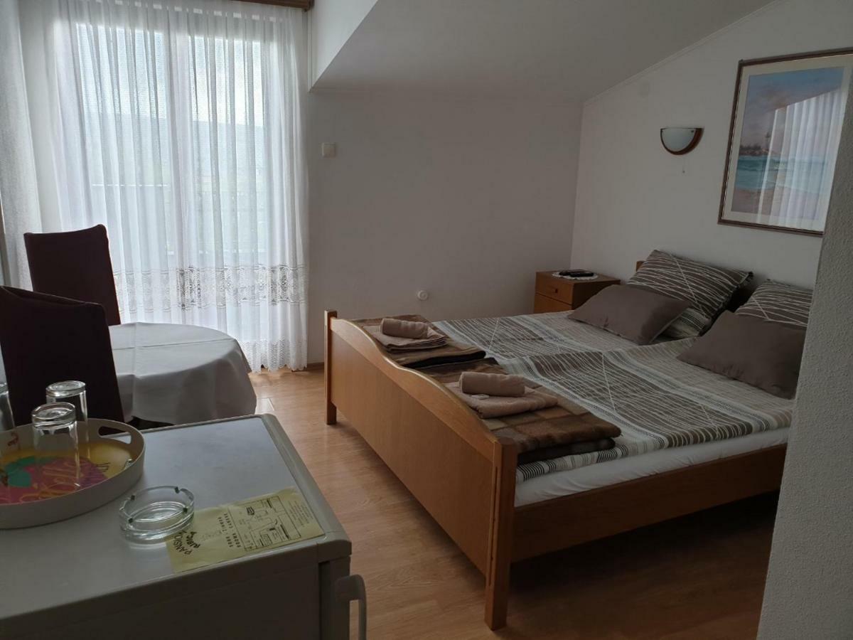 Pansion Ribica Hotel Crikvenica Bagian luar foto