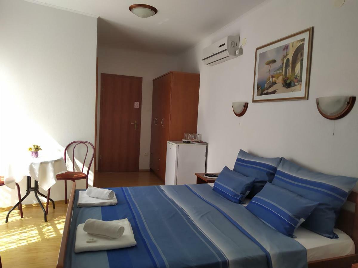 Pansion Ribica Hotel Crikvenica Bagian luar foto